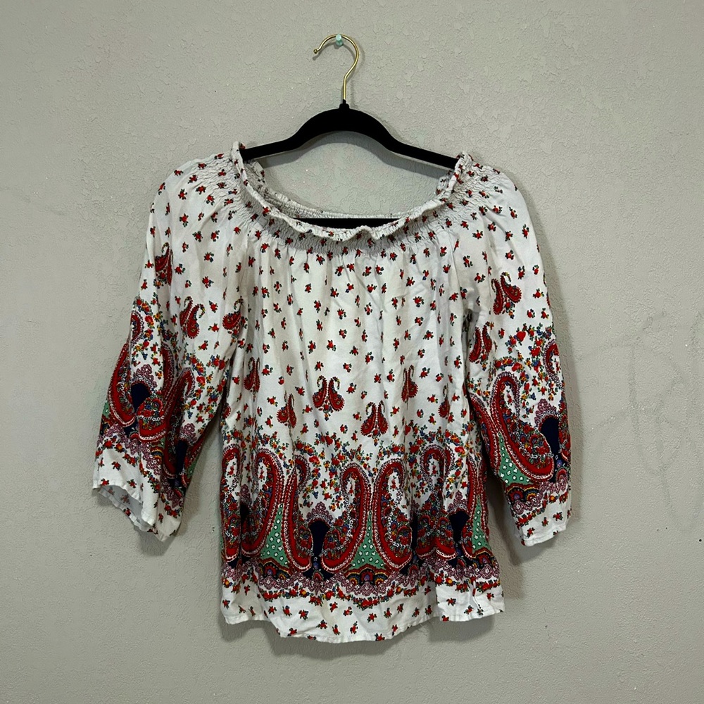 Over the shoulder blouse. Size medium!